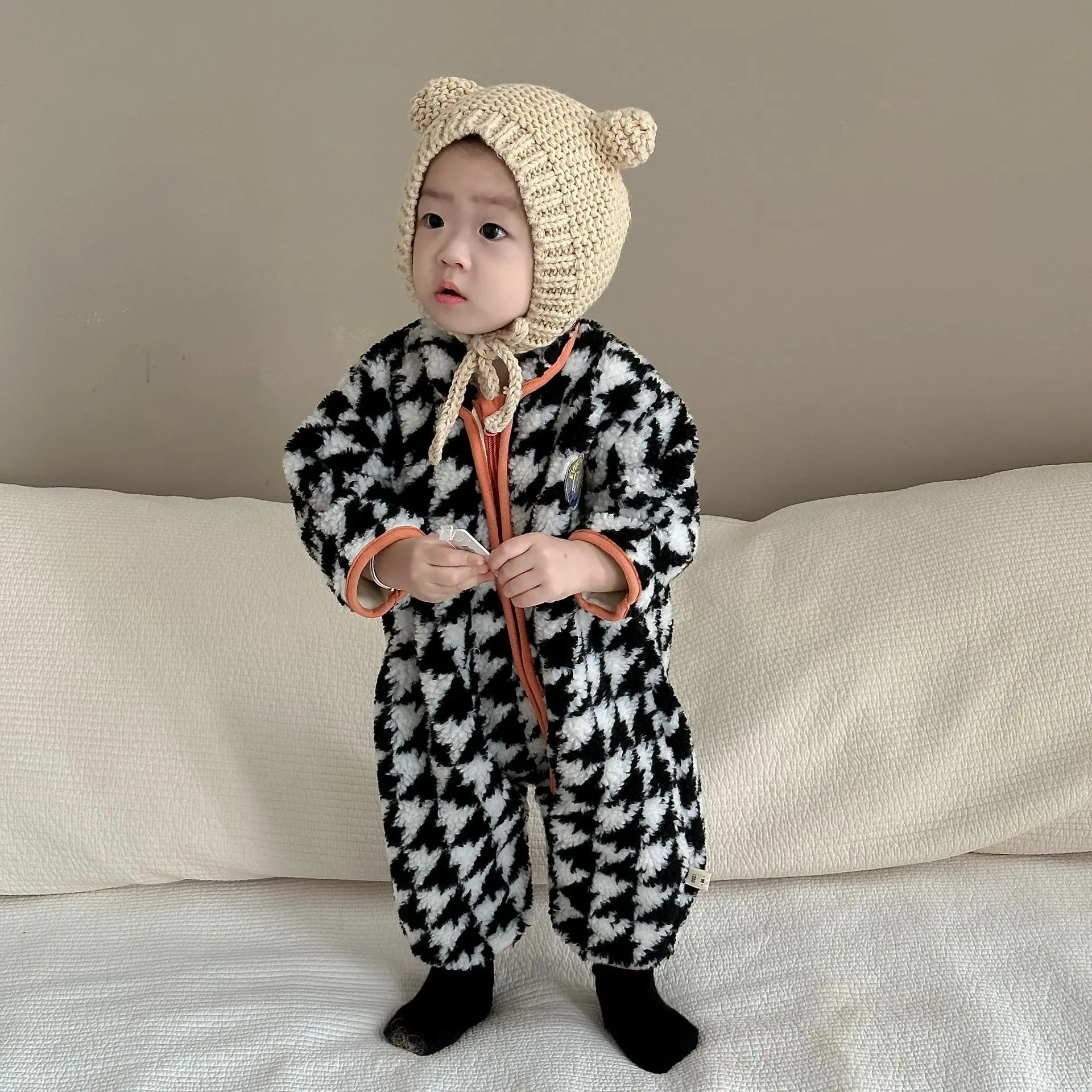 2023 Winter New Baby Long Sleeve Warm Romper Fashion Print Newborn Thicken Plush Jumpsuit Boy Girls Infant Cotton Clothes 0-24M
2023 Winter New Baby Long Sleeve Warm Romper Fashion Print Newborn Thicken Plush Jumpsuit Boy Girls Infant Cotton Clothes 0-24M
