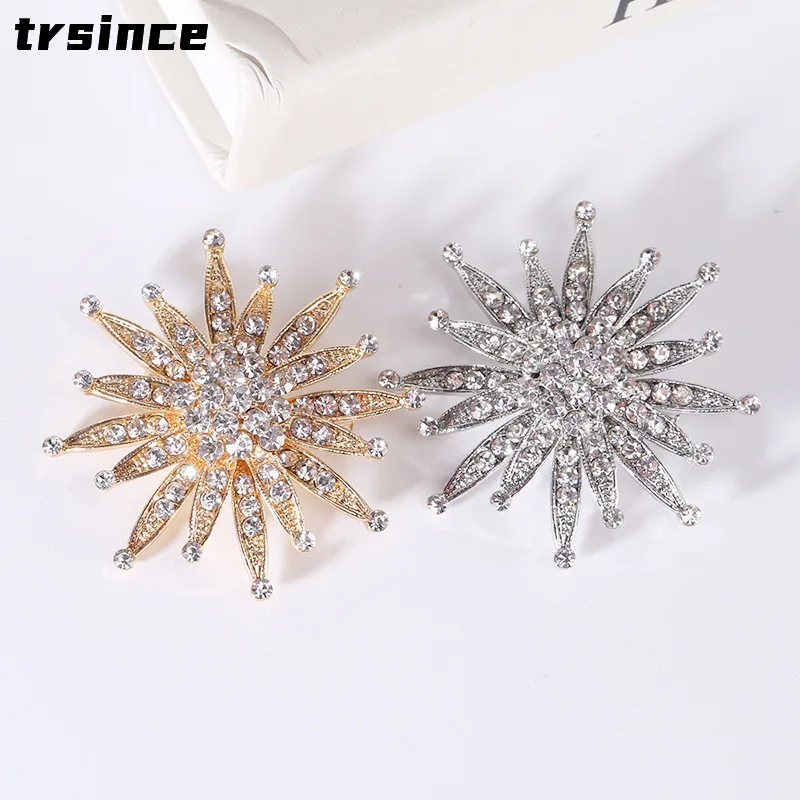 Fashion Sunflower Brooch Flower Brooches Ladies Accessories Elegant Simple Temperament Jewelry for Women
Fashion Sunflower Brooch Flower Brooches Ladies Accessories Elegant Simple Temperament Jewelry for Women