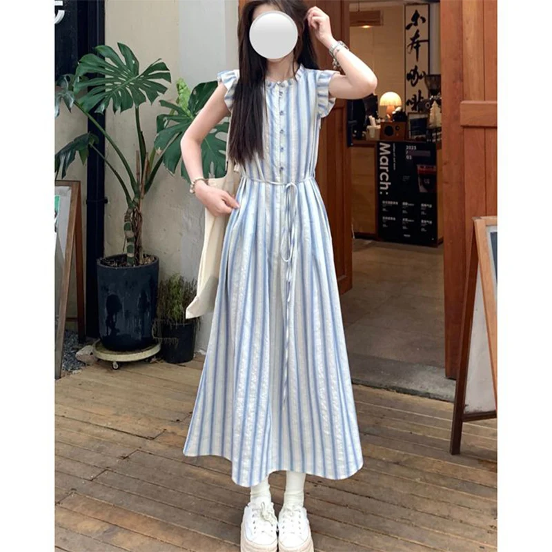 Fashion O-Neck Button Bandage Striped Sleeveless Dress Female Clothing 2024 Summer New Loose Butterfly Sleeve Casual Dresses
Fashion O-Neck Button Bandage Striped Sleeveless Dress Female Clothing 2024 Summer New Loose Butterfly Sleeve Casual Dresses