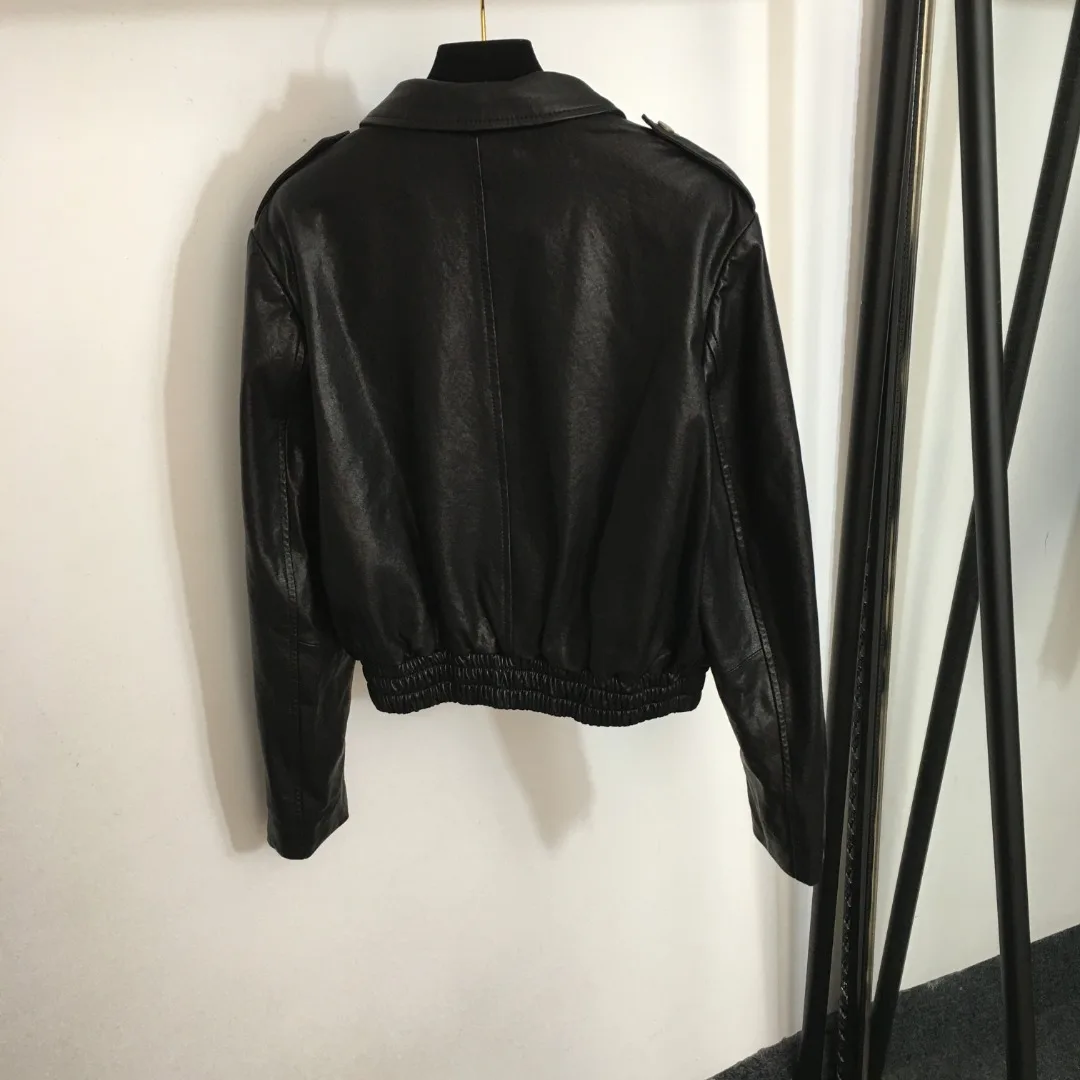 Chest Zipper Lapel Long Sleeved Leather Jacket Black S-XXL [XXL Size Shoulder Width 43 Sleeve
Chest Zipper Lapel Long Sleeved Leather Jacket Black S-XXL [XXL Size Shoulder Width 43 Sleeve