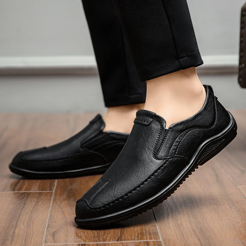 New Men Genuine Leather Black Men Comfortable Breathable Shoes Fashion Slip-On Shallow Solid man shoe Spring/Autumn Rubber
New Men Genuine Leather Black Men Comfortable Breathable Shoes Fashion Slip-On Shallow Solid man shoe Spring/Autumn Rubber
