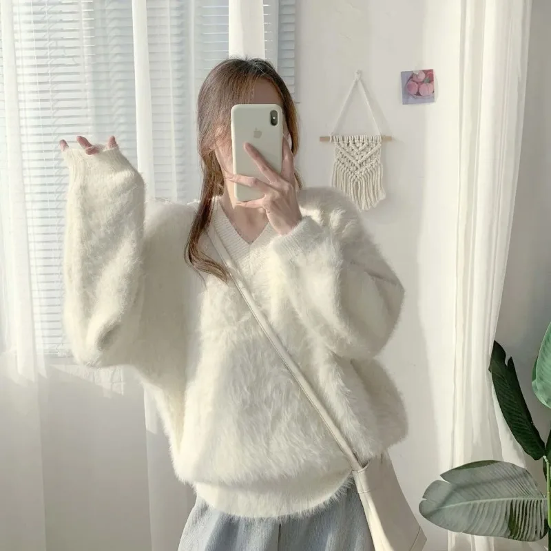 Autumn/Winter Imitation Mink Fleece Sweater for Women Loose Outerwear Pullover V-Neck Top for Women Knitwear Pullover Women
Autumn/Winter Imitation Mink Fleece Sweater for Women Loose Outerwear Pullover V-Neck Top for Women Knitwear Pullover Women