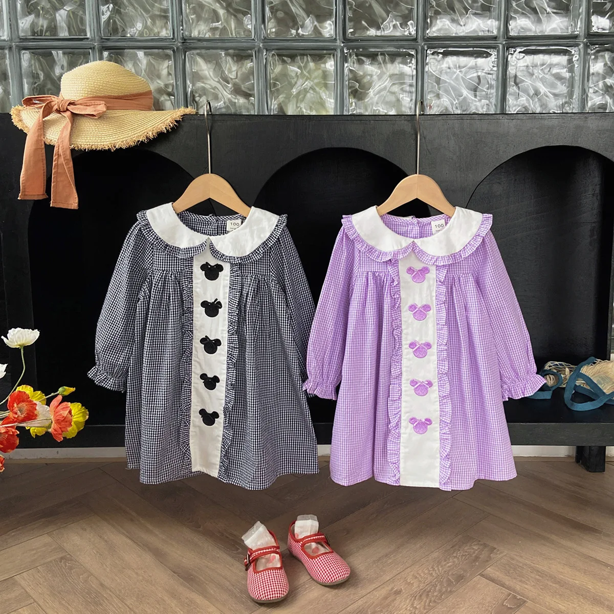 South Korea Children's Wear Cartoon Embroidered Plaid Girls' dress 2023 Autumn Doll Collar Bow Long Sleeve Children's Dress
South Korea Children's Wear Cartoon Embroidered Plaid Girls' dress 2023 Autumn Doll Collar Bow Long Sleeve Children's Dress