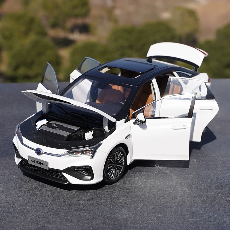 Масштаб 1:18, AION A26, новая модель автомобиля из энергетического сплава, украшения
Масштаб 1:18, AION A26, новая модель автомобиля из энергетического сплава, украшения