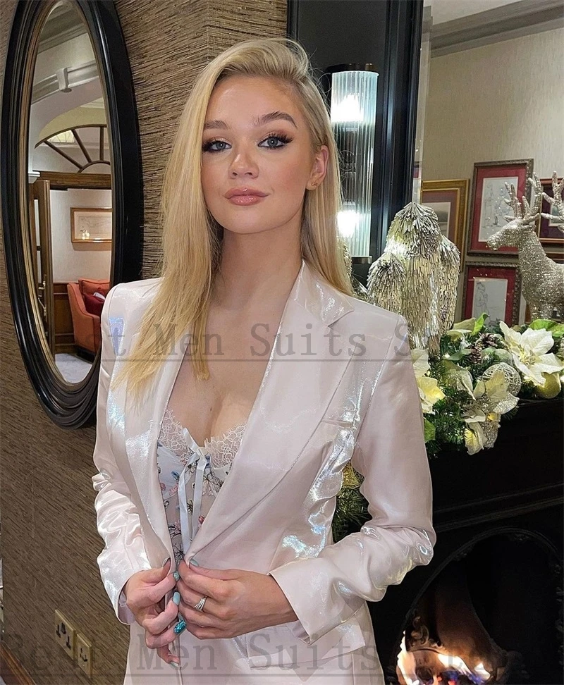 Shiny Women Suit Set Wedding Tuxedos Prom Dress Blazer+Straignt Pants 2 Pcs Custom Made Formal Office Lady Coat Женский костюм
Shiny Women Suit Set Wedding Tuxedos Prom Dress Blazer+Straignt Pants 2 Pcs Custom Made Formal Office Lady Coat Женский костюм
