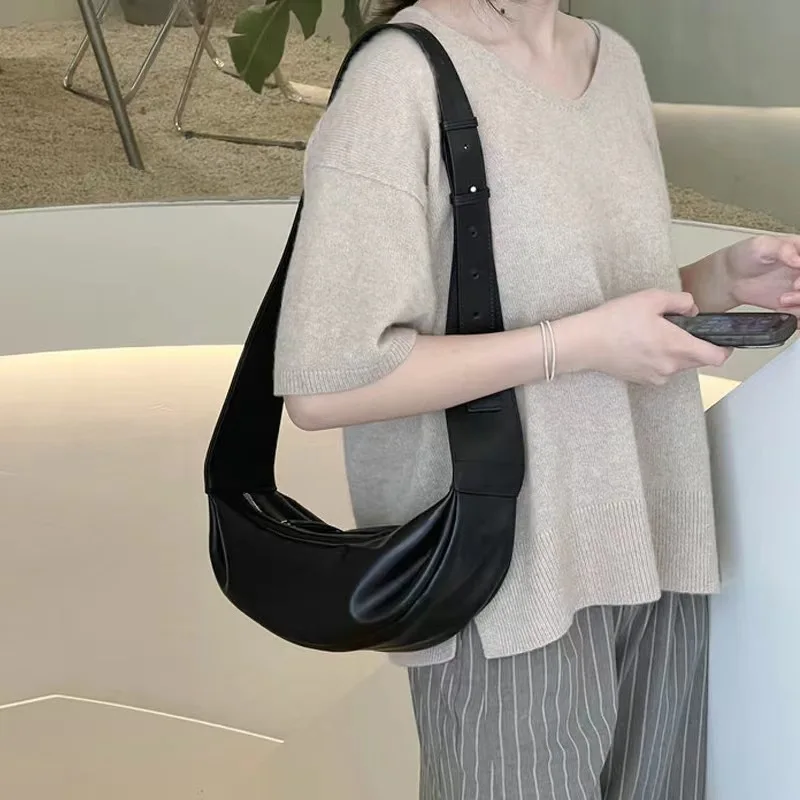 Niche design new fashion large-capacity commuter bag high-end texture versatile shoulder crossbody bag pleated bag
Niche design new fashion large-capacity commuter bag high-end texture versatile shoulder crossbody bag pleated bag
