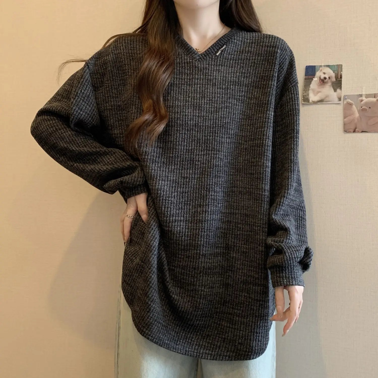 Pit V-neck Long Sleeved T-shirt for Women in Autumn and Winter New Loose and Slimming Oversized Medium Length Top Ins Clothes
Pit V-neck Long Sleeved T-shirt for Women in Autumn and Winter New Loose and Slimming Oversized Medium Length Top Ins Clothes