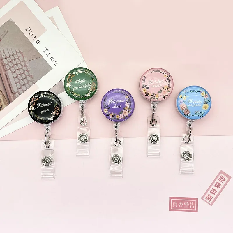 1 Piece Portable Retractable Badge Reel Retro Floral ID Name Card Holder for Worker Student Easy To Pull Buckle Office Supplies 
1 Piece Portable Retractable Badge Reel Retro Floral ID Name Card Holder for Worker Student Easy To Pull Buckle Office Supplies