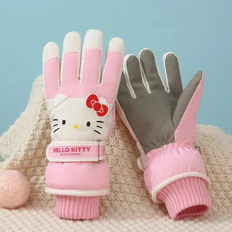 Зимние ветрозащитные утолщенные милые перчатки Sanrio с рисунком Hello Kitty для езды на велосипеде и катания на лыжах
Зимние ветрозащитные утолщенные милые перчатки Sanrio с рисунком Hello Kitty для езды на велосипеде и катания на лыжах