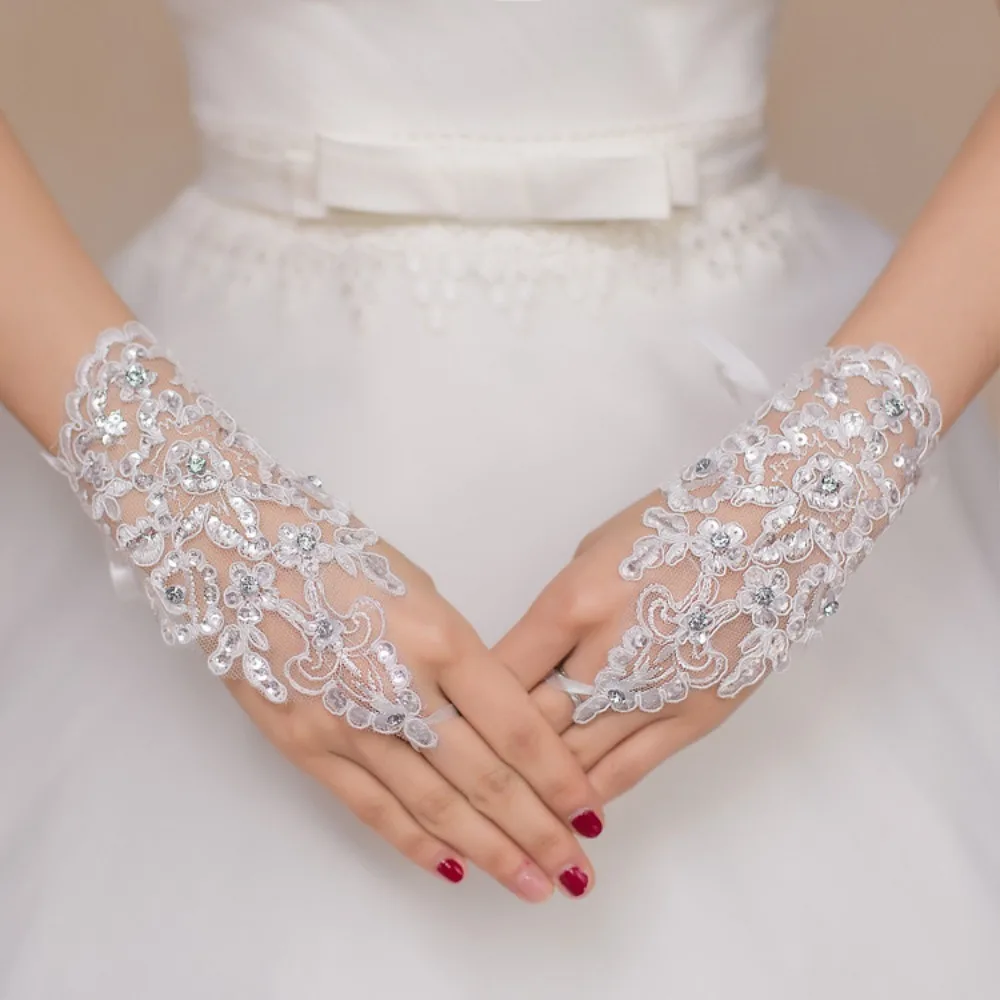 Clothing Accessories Lace Gloves 2024 Sexy Rhinestone Evening Prom Decor Elegant Party Dress Bridal Gown Mittens Lady
Clothing Accessories Lace Gloves 2024 Sexy Rhinestone Evening Prom Decor Elegant Party Dress Bridal Gown Mittens Lady