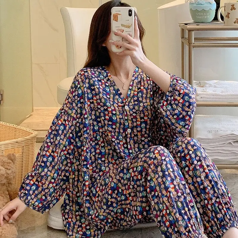 1 2023 new summer cardigan cotton silk pajamas women spring and autumn thin rayon household clothes girls cotton silk suit
1 2023 new summer cardigan cotton silk pajamas women spring and autumn thin rayon household clothes girls cotton silk suit