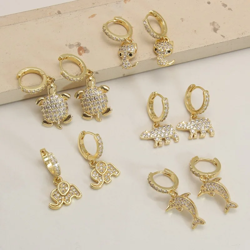 New copper furnace electroplating micro-inlaid zirconium earrings exquisite animal earrings light and small female earrings.
New copper furnace electroplating micro-inlaid zirconium earrings exquisite animal earrings light and small female earrings.