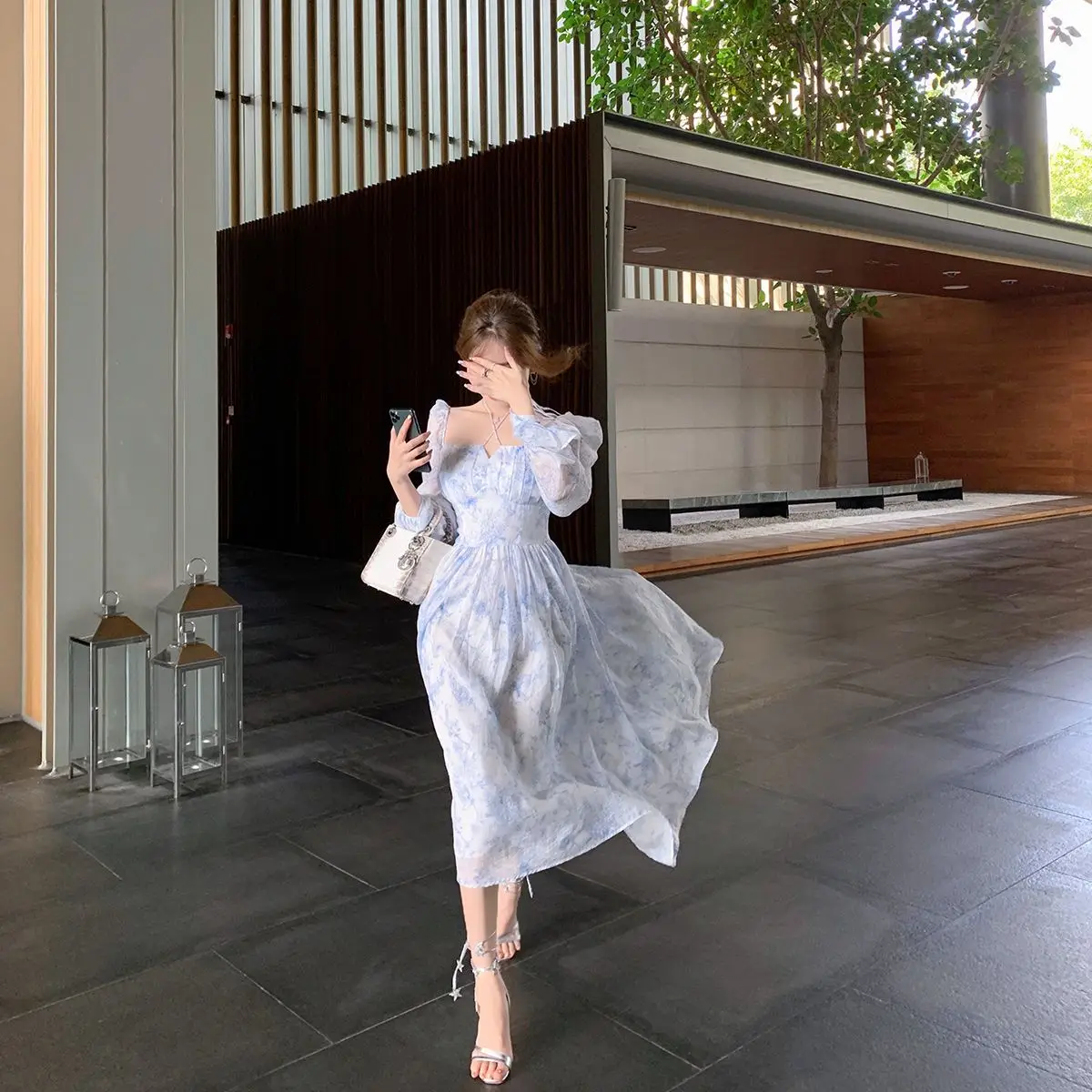 Spring and Summer New Super Immortal Sweet French Style Fragmented Flower Dress with a Slim A-line Over Knee Length
Spring and Summer New Super Immortal Sweet French Style Fragmented Flower Dress with a Slim A-line Over Knee Length