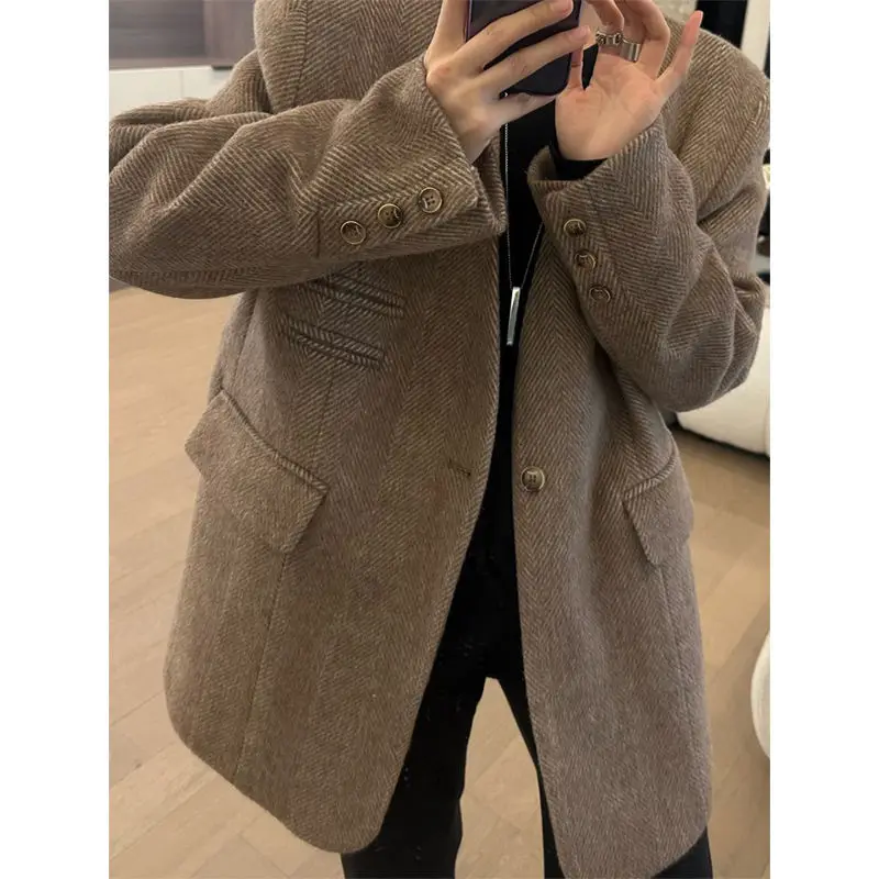 Woman's Autumn/winter British Style Short Thick Padded Cotton Wool Suit Jacket Retro Casual Solid Color Loose Suit Wool Coats
Woman's Autumn/winter British Style Short Thick Padded Cotton Wool Suit Jacket Retro Casual Solid Color Loose Suit Wool Coats