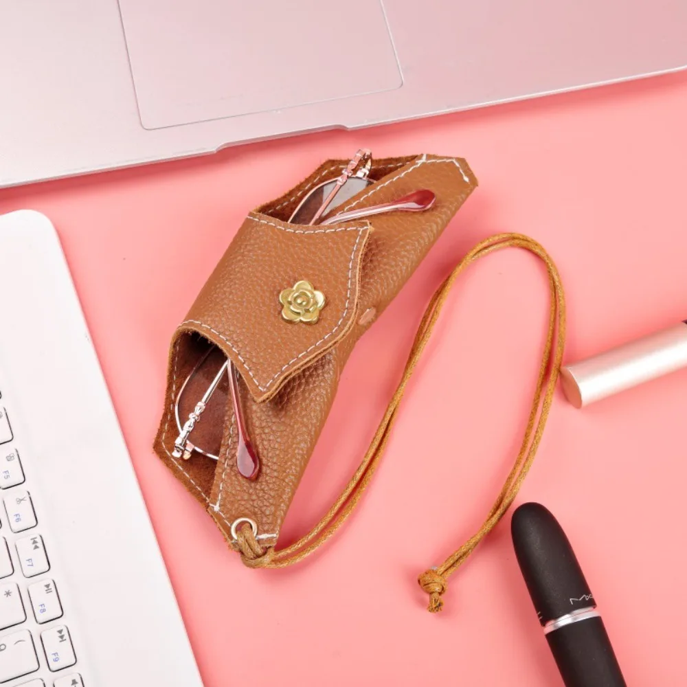 PU Leather Glasses Case Portable with Lanyard Brown Sunglasses Case Protective Cover Anti Pressure Sunglasses Storage Bag Men
PU Leather Glasses Case Portable with Lanyard Brown Sunglasses Case Protective Cover Anti Pressure Sunglasses Storage Bag Men