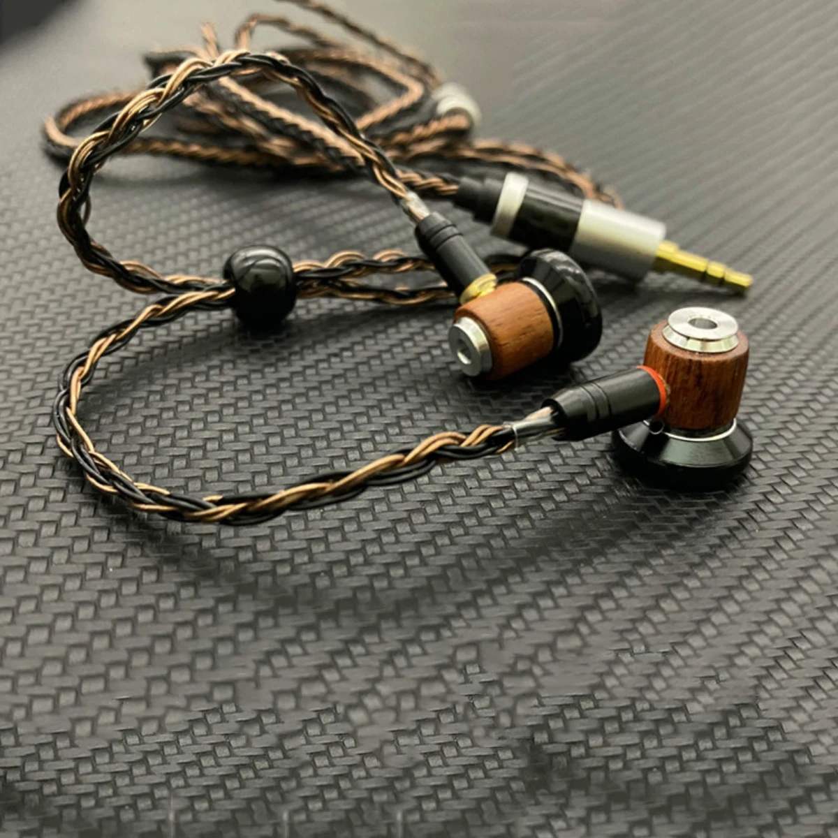 Jinmu fever-grade high-end custom diy hanging neck bluetooth change line hifi flat head MMCX bass typec headphones
Jinmu fever-grade high-end custom diy hanging neck bluetooth change line hifi flat head MMCX bass typec headphones