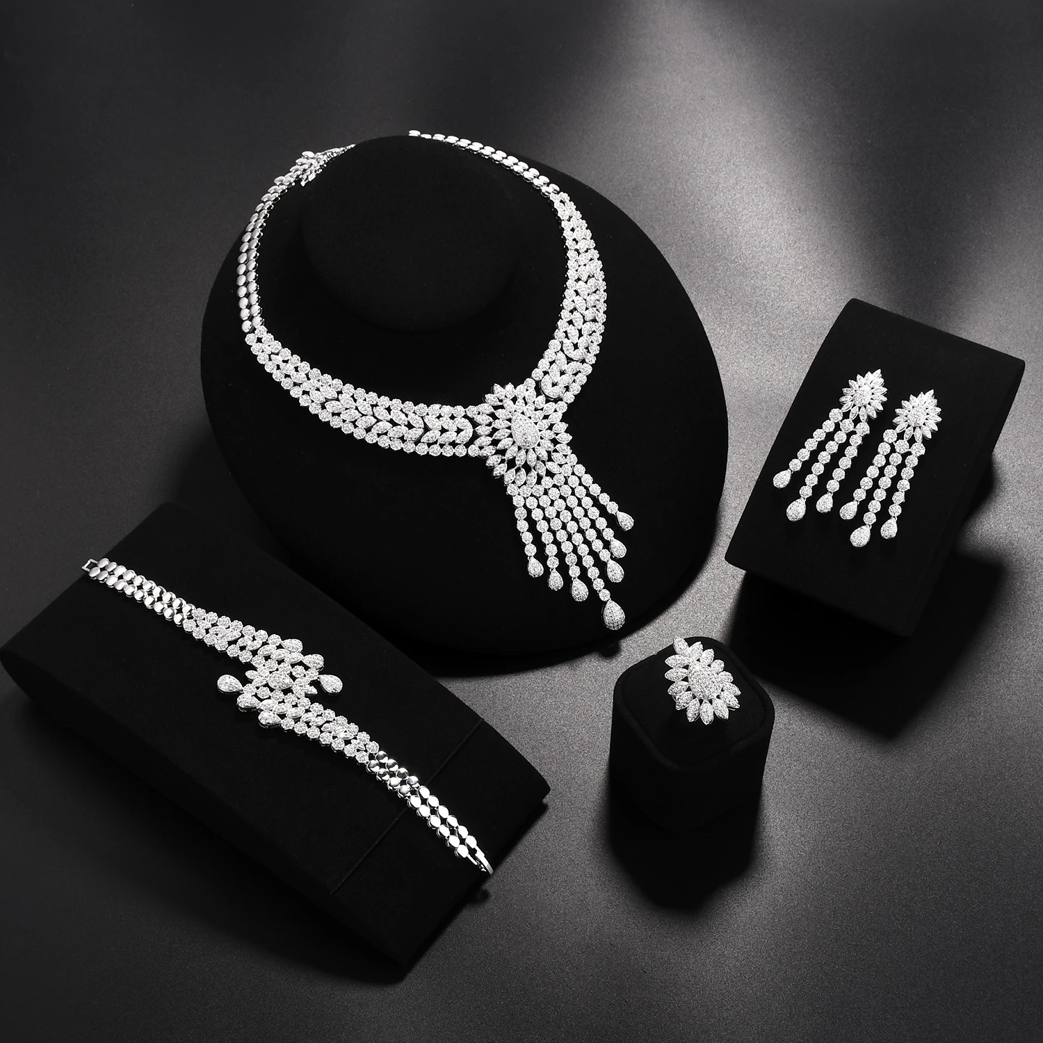 Cubic zirconia wedding necklace jewelry set wedding accessories bride wedding jewelry
Cubic zirconia wedding necklace jewelry set wedding accessories bride wedding jewelry