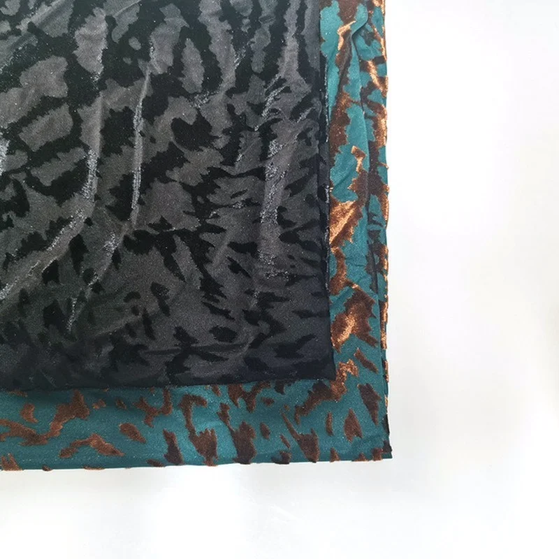 1.4m Width Green Stretch Burnout Spandex Fabric African Lace Fabric Silk Velour Fabric Burnt-out Fabric Material for Clothes
1.4m Width Green Stretch Burnout Spandex Fabric African Lace Fabric Silk Velour Fabric Burnt-out Fabric Material for Clothes