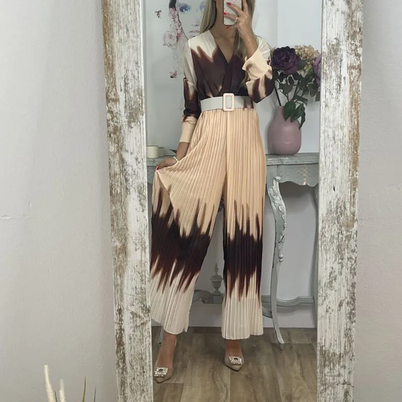 Autumn Pleated Print Beltless Rompers Fashion Female V-Neck Middle Waist Wide-Leg Overalls New Spring Women Long Sleeve Jumpsuit
Autumn Pleated Print Beltless Rompers Fashion Female V-Neck Middle Waist Wide-Leg Overalls New Spring Women Long Sleeve Jumpsuit