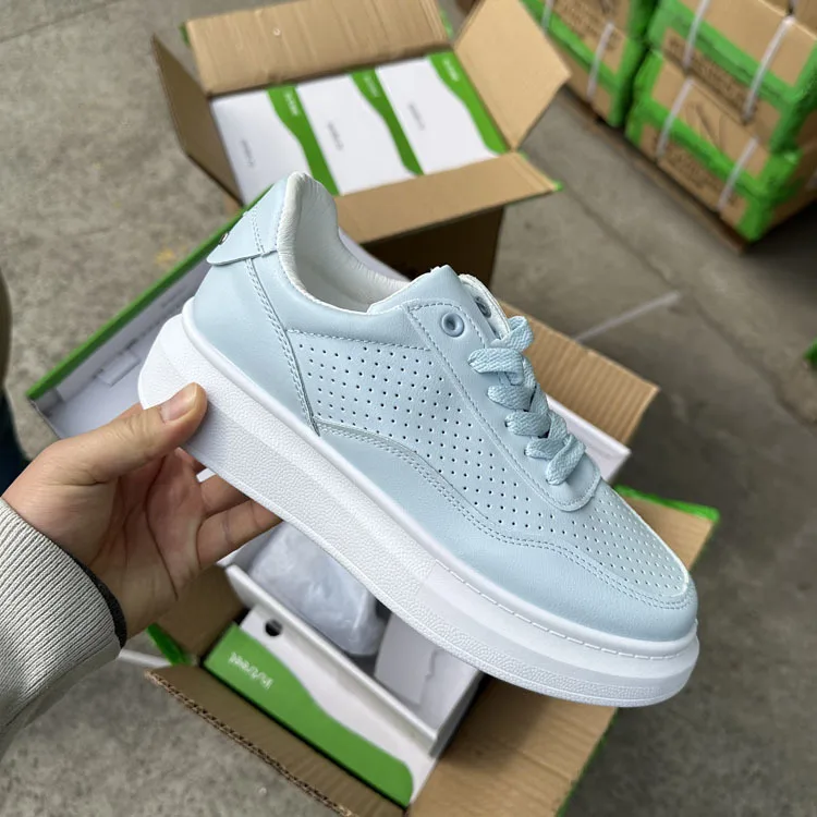 Casual Shoes for Women Light Blue Sneakers Solid Color Versatile Board Shoes Thick Sole PU Leather Shoes Breathable Sneakers
Casual Shoes for Women Light Blue Sneakers Solid Color Versatile Board Shoes Thick Sole PU Leather Shoes Breathable Sneakers