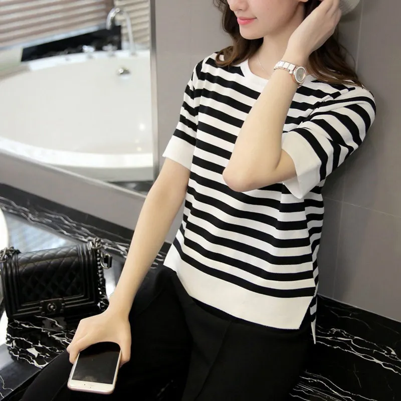 Loose Size Women's Korean Version Summer T-shirt Striped Round Neck Short Sleeved Split Top Color Matching T-shirt for Women
Loose Size Women's Korean Version Summer T-shirt Striped Round Neck Short Sleeved Split Top Color Matching T-shirt for Women
