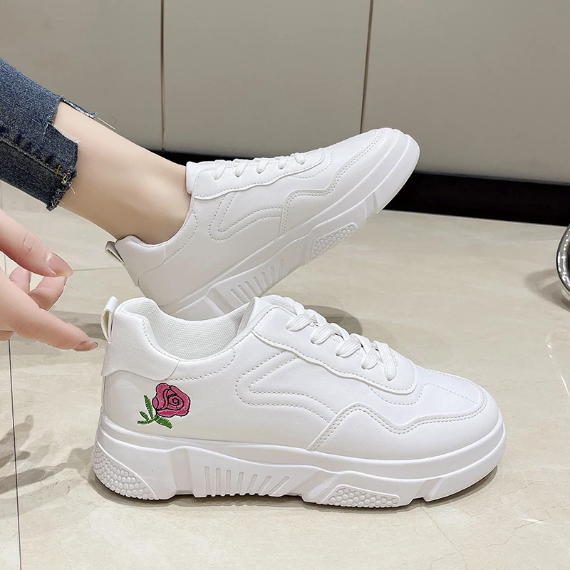 2023 Sneakers Women Casual Shoes New Spring Embroidered Platform Shoes White Breathable Flower Lace-Up SneakersPlus Size 43
2023 Sneakers Women Casual Shoes New Spring Embroidered Platform Shoes White Breathable Flower Lace-Up SneakersPlus Size 43