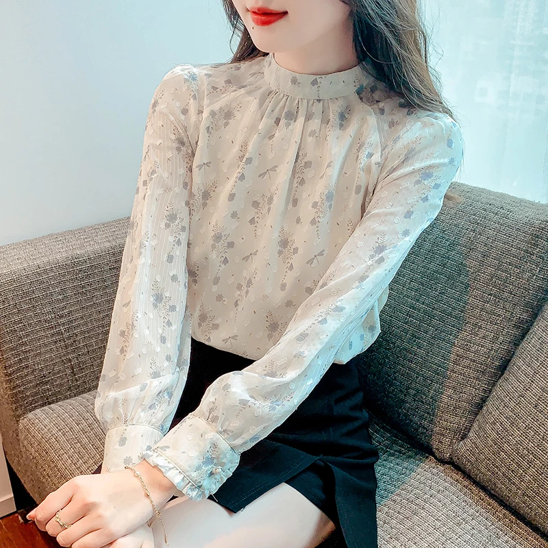Women's Light and Breathable Crushed Chiffon Shirt 2023 Spring New Standing Collar Long-sleeved Shirt
Women's Light and Breathable Crushed Chiffon Shirt 2023 Spring New Standing Collar Long-sleeved Shirt