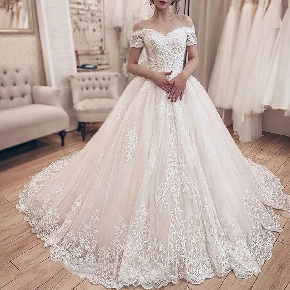 Women's Wedding dress off shoulder Lace applique ball gown princess Wedding Dress plus size bride dress robe de mariee
Women's Wedding dress off shoulder Lace applique ball gown princess Wedding Dress plus size bride dress robe de mariee