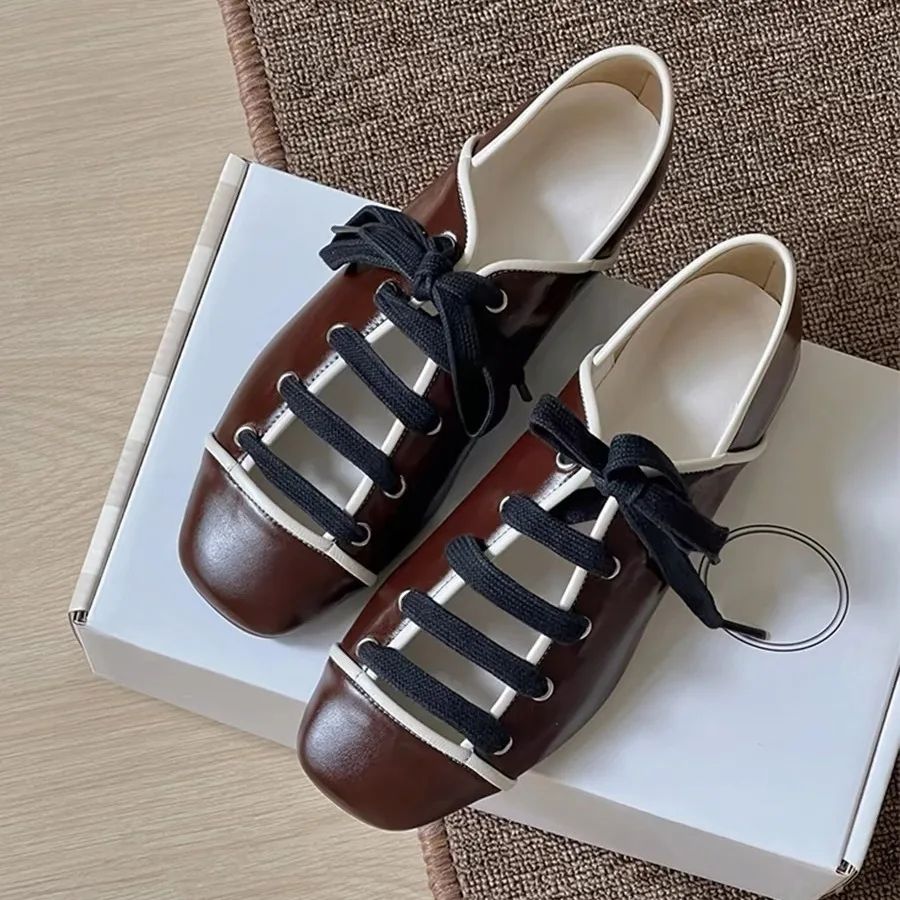 Soft Leather and Soft Soled Ballet Hollowed Out Single Shoes for Women's Flat Bottomed Round Toe Lace Up Sports Board Shoes
Soft Leather and Soft Soled Ballet Hollowed Out Single Shoes for Women's Flat Bottomed Round Toe Lace Up Sports Board Shoes