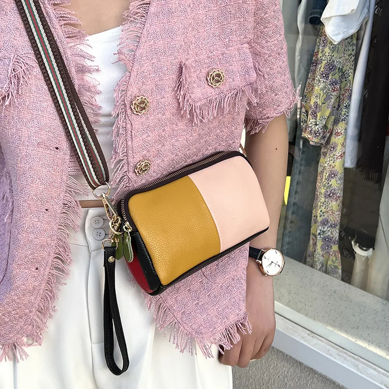 Cowhide Handheld Bag For Girl Women Wallet Shoulder Crossbody Bag Portable Wide Comfortable Strap
Cowhide Handheld Bag For Girl Women Wallet Shoulder Crossbody Bag Portable Wide Comfortable Strap