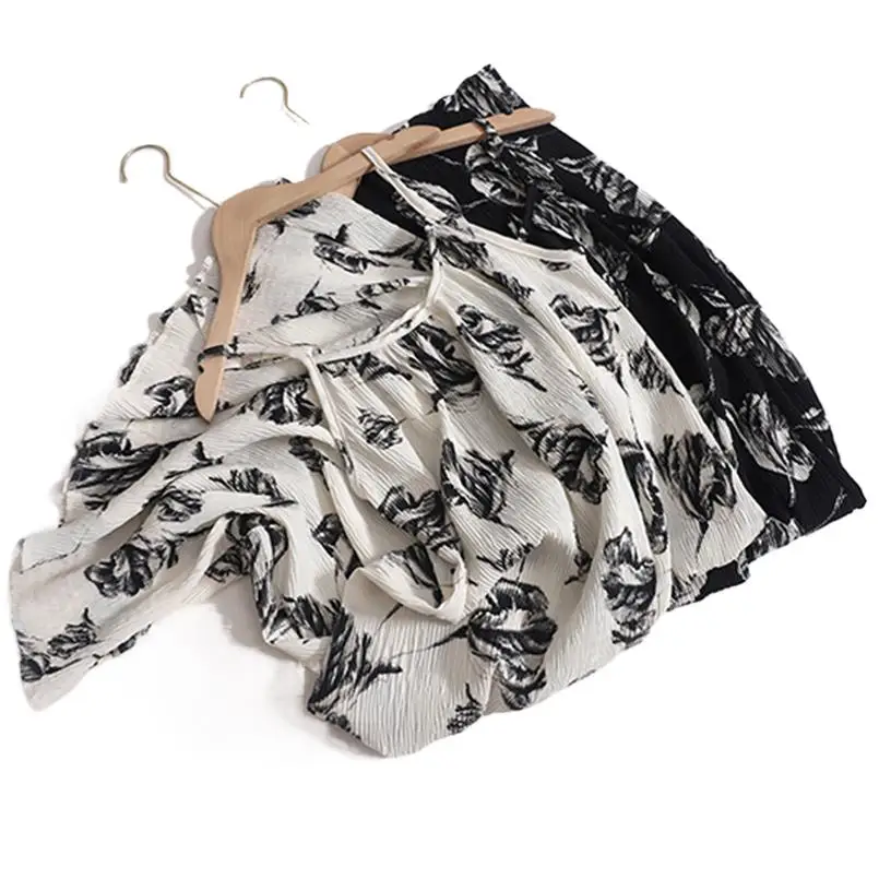 2024 Summer New Sleeveless V-neck Long Dress Vintage Patry Beach Style Spaghetti Strap Dress Floral Pleated Suspender Dress
2024 Summer New Sleeveless V-neck Long Dress Vintage Patry Beach Style Spaghetti Strap Dress Floral Pleated Suspender Dress