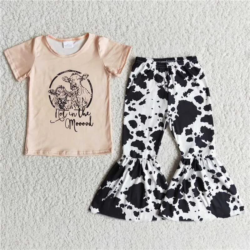 New Summer popular Kids Girl hot sale cow print Flare Pants western design Wholesale fashion Design Boutique Outfit
New Summer popular Kids Girl hot sale cow print Flare Pants western design Wholesale fashion Design Boutique Outfit