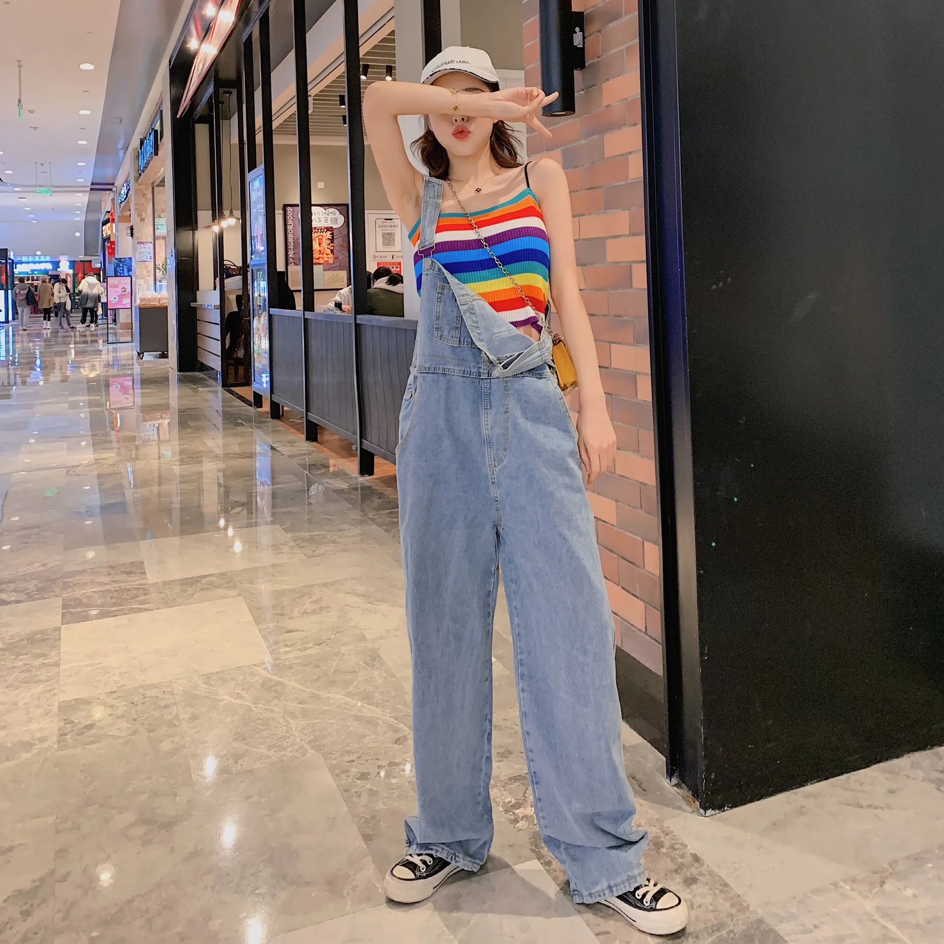 XUAN PhD 2023 New Pants Korean Loose High Waist Wide Leg Jeans Strappy Women's Jeans Pants Clothing Mopping Pants Spring/Summer
XUAN PhD 2023 New Pants Korean Loose High Waist Wide Leg Jeans Strappy Women's Jeans Pants Clothing Mopping Pants Spring/Summer