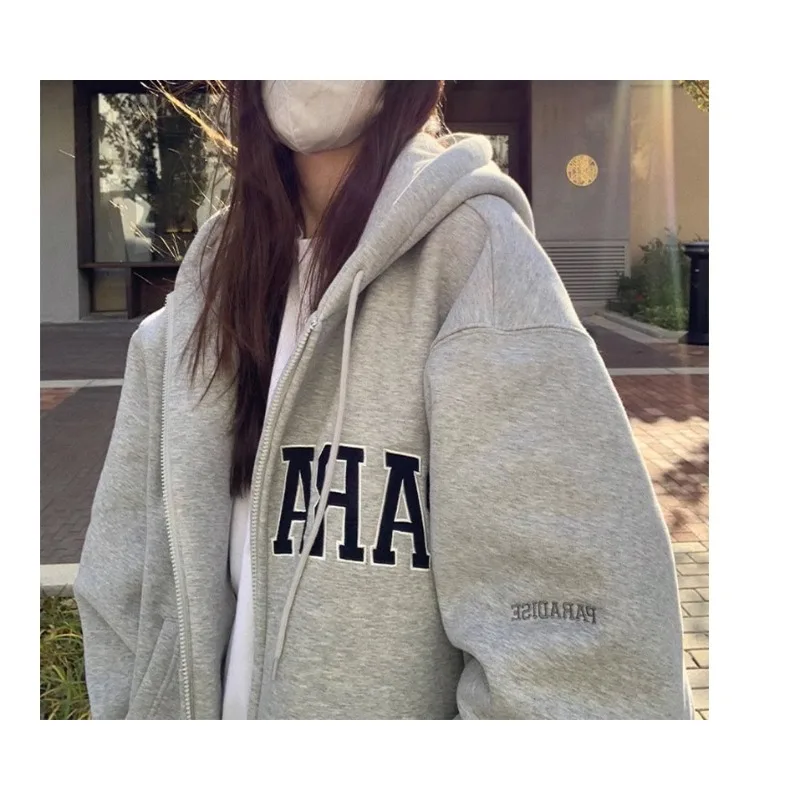 American Retro Thicken Warm Letter Embroidery Hoodies Women 2023 Autumn Winter Casual Long Sleeve Zip Up Vintage Hoodie COAT
American Retro Thicken Warm Letter Embroidery Hoodies Women 2023 Autumn Winter Casual Long Sleeve Zip Up Vintage Hoodie COAT
