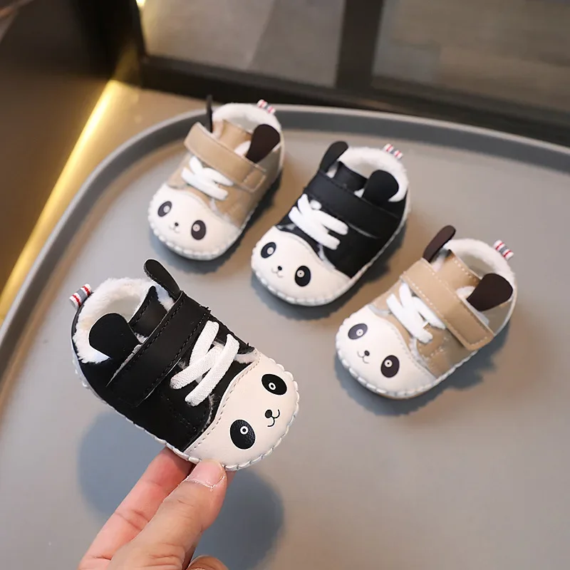 

Cotton Shoes for Male and Female Babies Aged 0-1 and A Half in Winter with Soft Soles and Plush for Toddlers Aged 3-6-12