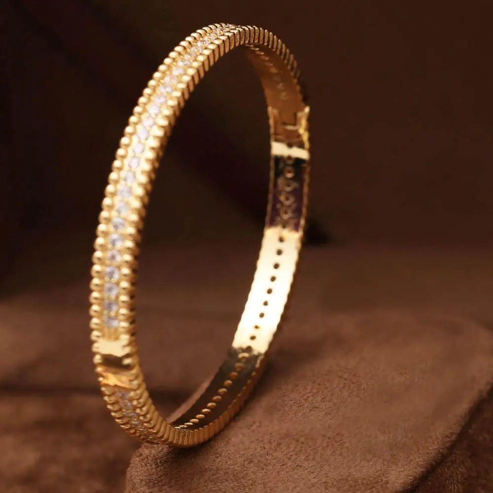 High quality single row AAA zircon bracelet for women minimalist temperament fashionable luxury brand jewelry party gift
High quality single row AAA zircon bracelet for women minimalist temperament fashionable luxury brand jewelry party gift