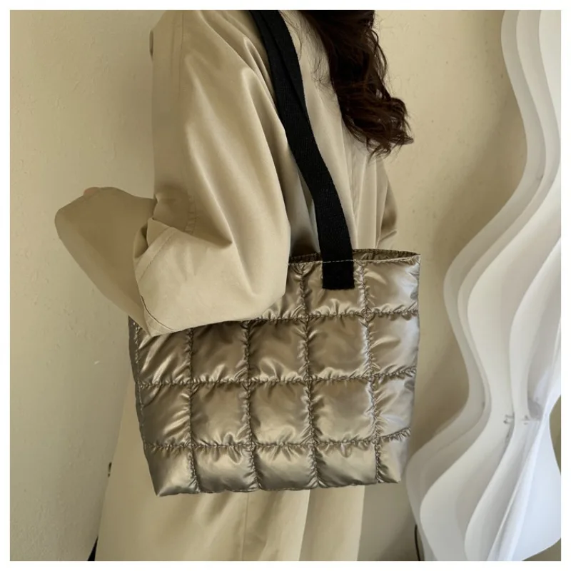 Literary Lingge Cotton Cloth Shoulder Bag Korean Fashion Handbag Style Shoulder Bag Trendy Large Capacity Tote Shoulder Bag
Literary Lingge Cotton Cloth Shoulder Bag Korean Fashion Handbag Style Shoulder Bag Trendy Large Capacity Tote Shoulder Bag