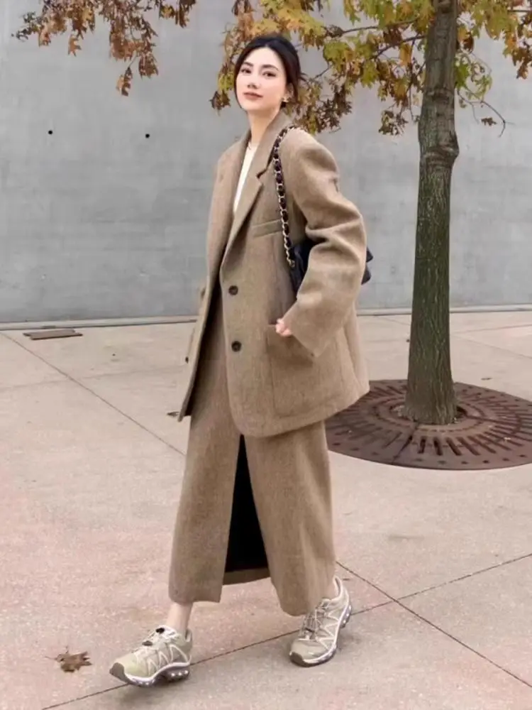UNXX Plus Size Autumn and Winter High-End Temperament Woolen Suit Coat + Slit Skirt Two-Piece Set for Women Office Lady Female
UNXX Plus Size Autumn and Winter High-End Temperament Woolen Suit Coat + Slit Skirt Two-Piece Set for Women Office Lady Female