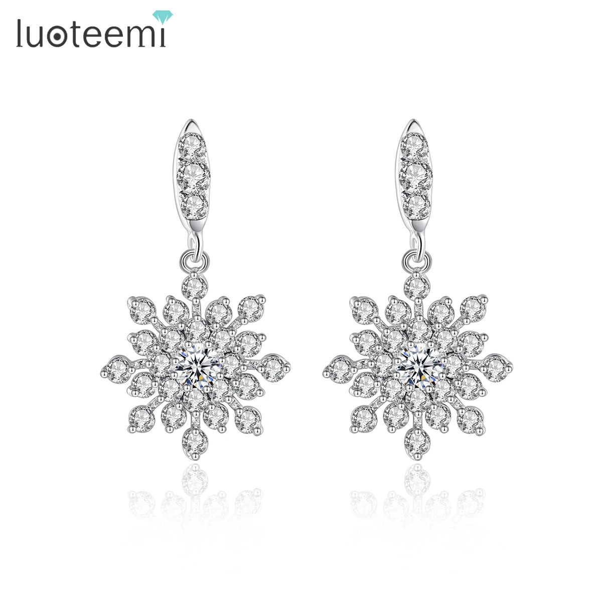 LUOTEEMI Aesthetic Snowflake Cubic Zircons Pendant Dangle Earring for Women Wedding Noble Jewelry for Bridal boucle oreille Girl
LUOTEEMI Aesthetic Snowflake Cubic Zircons Pendant Dangle Earring for Women Wedding Noble Jewelry for Bridal boucle oreille Girl
