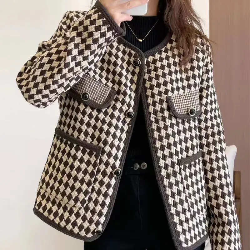Houndstooth Tweed Blended Vintage Jacket Short Coat Korean Fashio Small Fragrance Autumn Clothes Jackets for Women 2024 A46
Houndstooth Tweed Blended Vintage Jacket Short Coat Korean Fashio Small Fragrance Autumn Clothes Jackets for Women 2024 A46