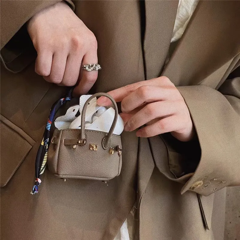 Cute Mini Headphone Bag Car Key Chain Car Hanger Airpods Case Pu Leather Card Holder Case Lipstick Bag Card ID Holders Wallets
Cute Mini Headphone Bag Car Key Chain Car Hanger Airpods Case Pu Leather Card Holder Case Lipstick Bag Card ID Holders Wallets