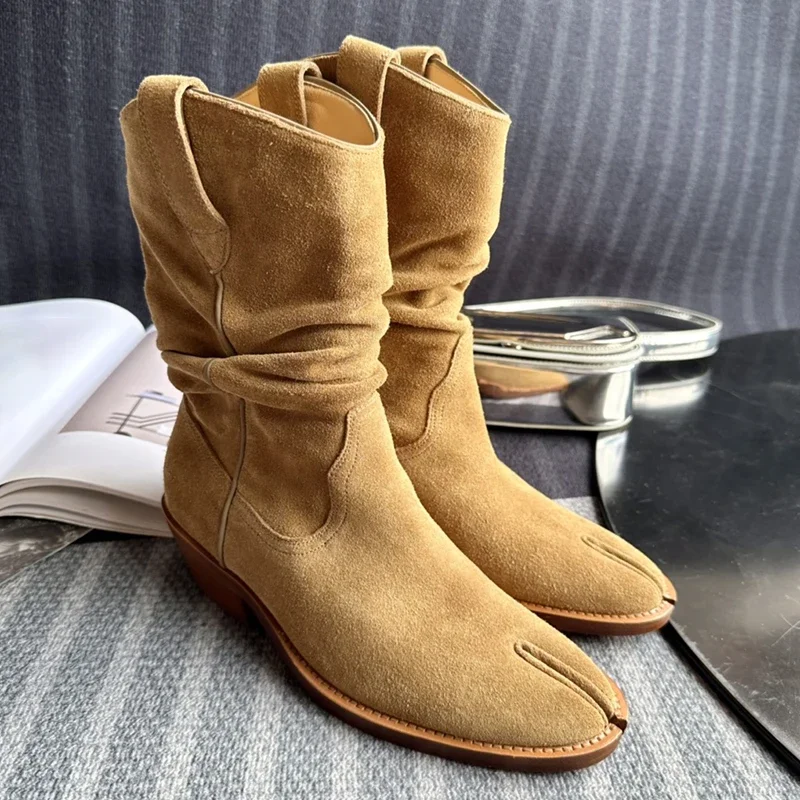 High Quality Women Boots 2023 New Luxury Personalised Platform Round Toe Thick Sole Classic Designer Boot Fashion Brand Footwear
High Quality Women Boots 2023 New Luxury Personalised Platform Round Toe Thick Sole Classic Designer Boot Fashion Brand Footwear