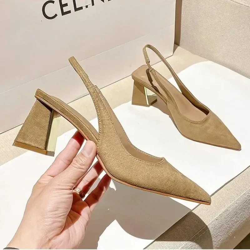 Pointed high heels, women's thick heels, 2024 spring/summer new retro style fashionable sandals
Pointed high heels, women's thick heels, 2024 spring/summer new retro style fashionable sandals