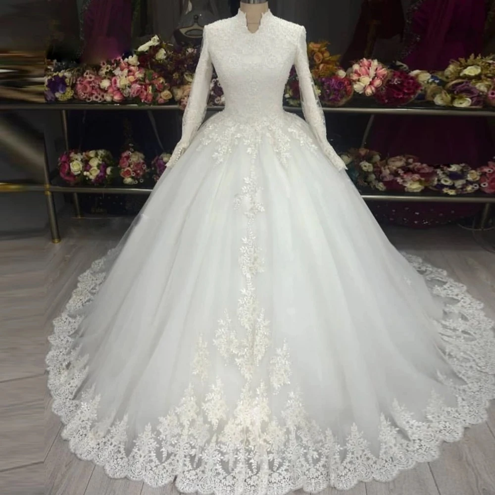 Vintage Lace Muslim Wedding Dresses 2024 High V Neck Long Sleeves Bridal Gowns Appliques Princess Vestido De Novia Customized
Vintage Lace Muslim Wedding Dresses 2024 High V Neck Long Sleeves Bridal Gowns Appliques Princess Vestido De Novia Customized
