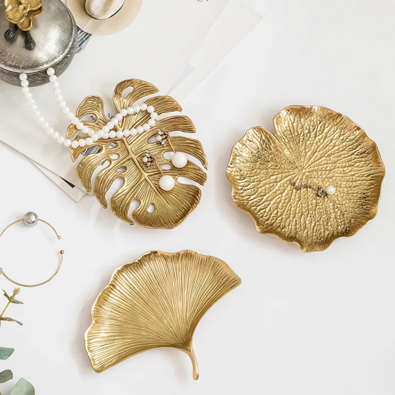 European-style Luxury Tray Ornaments Metal Jewelry Bowls Storage Bowls Living Room Creative Crafts
European-style Luxury Tray Ornaments Metal Jewelry Bowls Storage Bowls Living Room Creative Crafts