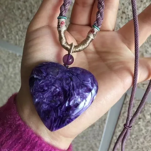 Натуральный фиолетовый драгоценный камень Charoite, стандартная Россия, 42,2*45,5*8,8 мм, мужские и женские подарки для любви, ювелирные изделия Charoite AAAAAA
Натуральный фиолетовый драгоценный камень Charoite, стандартная Россия, 42,2*45,5*8,8 мм, мужские и женские подарки для любви, ювелирные изделия Charoite AAAAAA