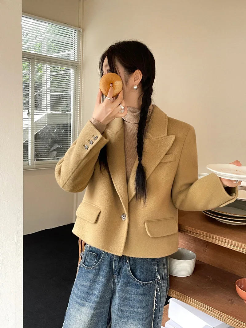Pink Double-sided Cashmere Coat Women's Short 2023 New High Grade Woolen Fabric Suit Coat
Pink Double-sided Cashmere Coat Women's Short 2023 New High Grade Woolen Fabric Suit Coat