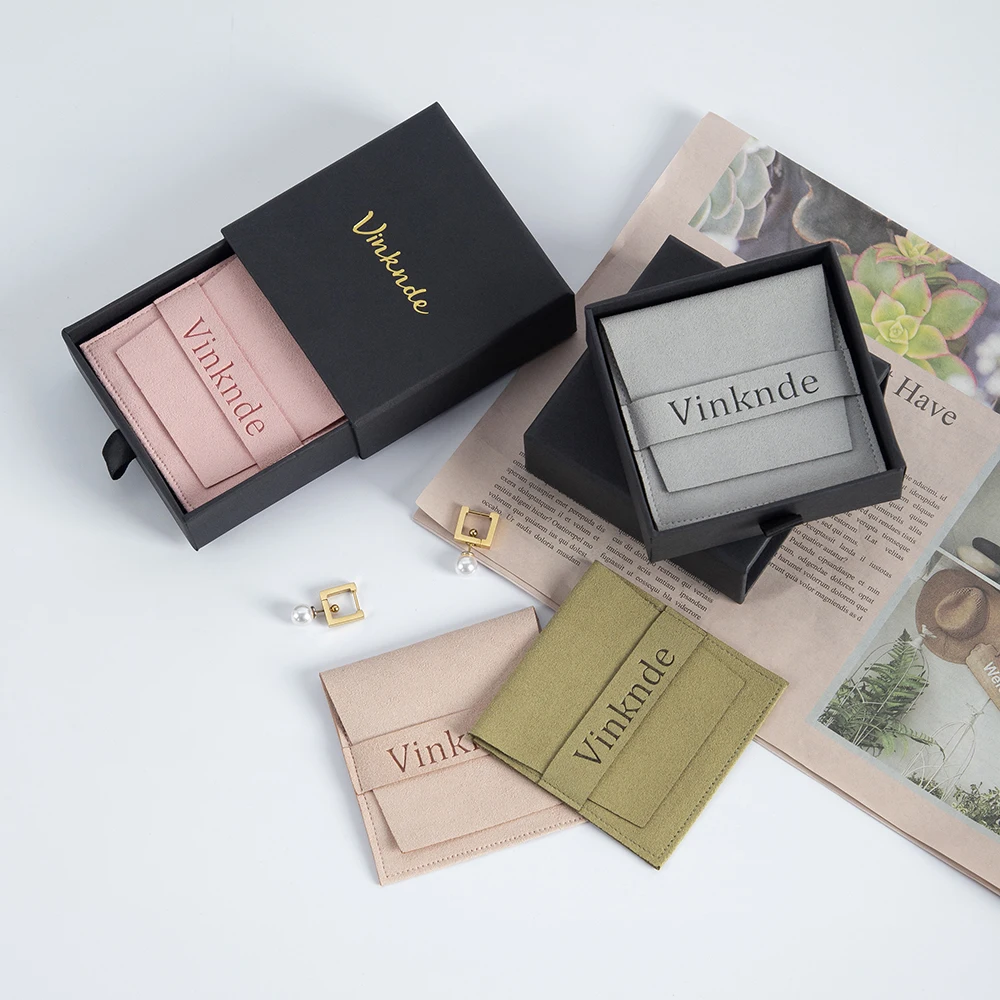 Luxury Custom Logo Black Paper Jewelry Packaging Box for Earrings Rings Bracelet Pendant Gift with Suede Microfiber Jewelry Bags
Luxury Custom Logo Black Paper Jewelry Packaging Box for Earrings Rings Bracelet Pendant Gift with Suede Microfiber Jewelry Bags