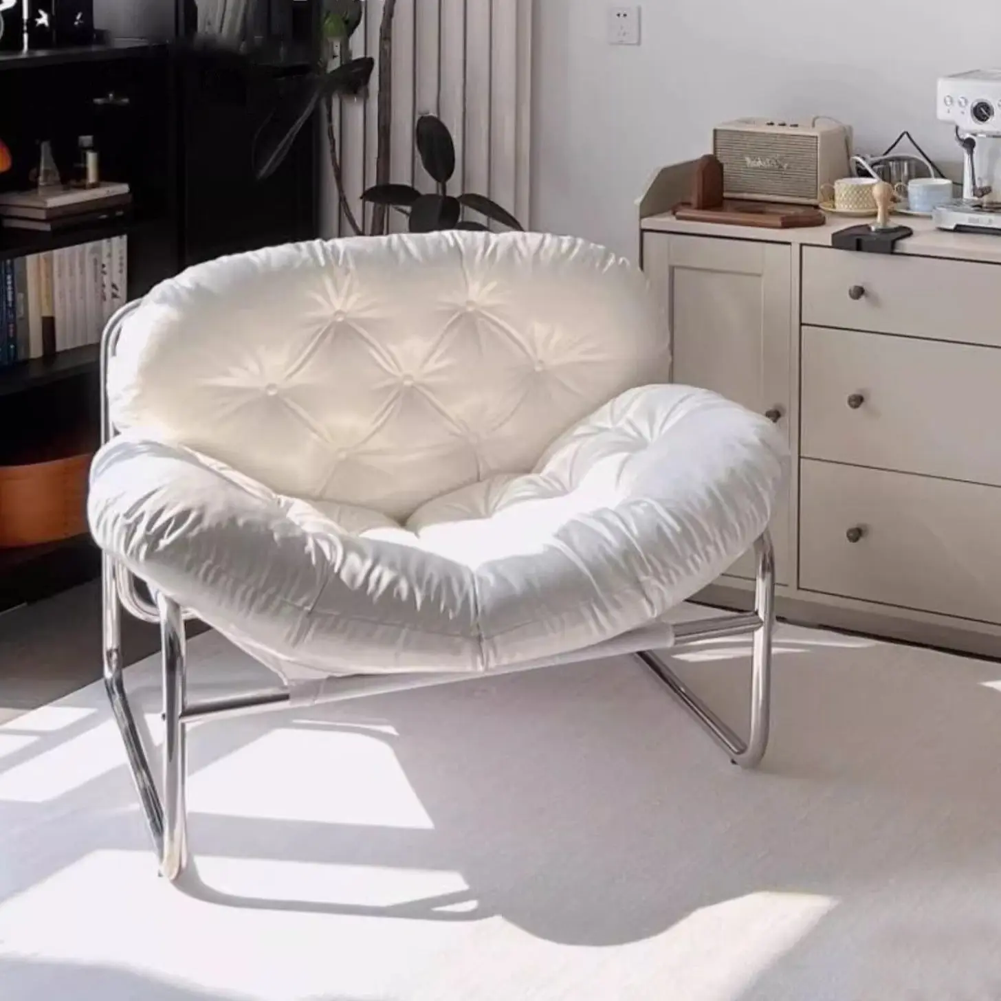 Lazy Sofa Chair Minimalist Light Luxury High-end Cream Style Designer Single Leisure Chair Living Room Balcony
Lazy Sofa Chair Minimalist Light Luxury High-end Cream Style Designer Single Leisure Chair Living Room Balcony