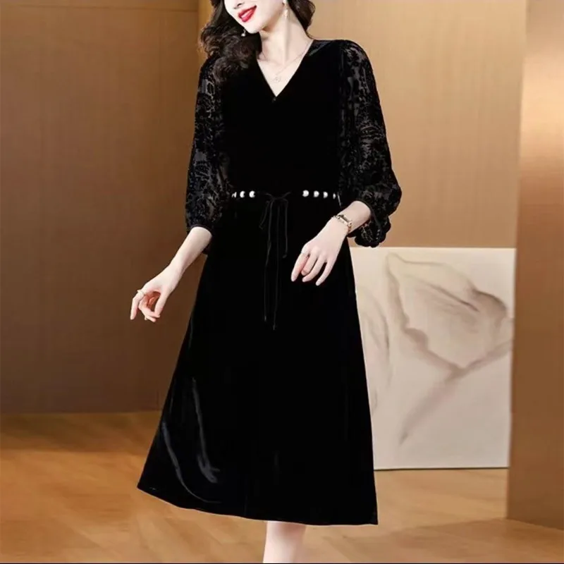 Autumn/Winter Black Velvet Dress French V-Neck Loose Mesh Splice Casual Beading Waist Wrapped Lace Slim Knee Long Dress
Autumn/Winter Black Velvet Dress French V-Neck Loose Mesh Splice Casual Beading Waist Wrapped Lace Slim Knee Long Dress